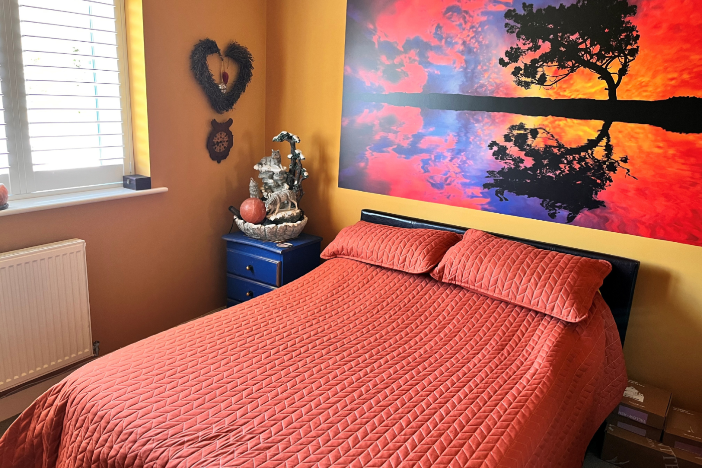 Double bed in a bedroom