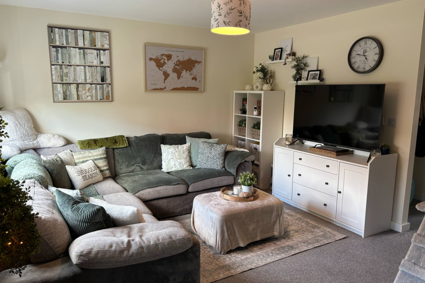 Lounge with sofa