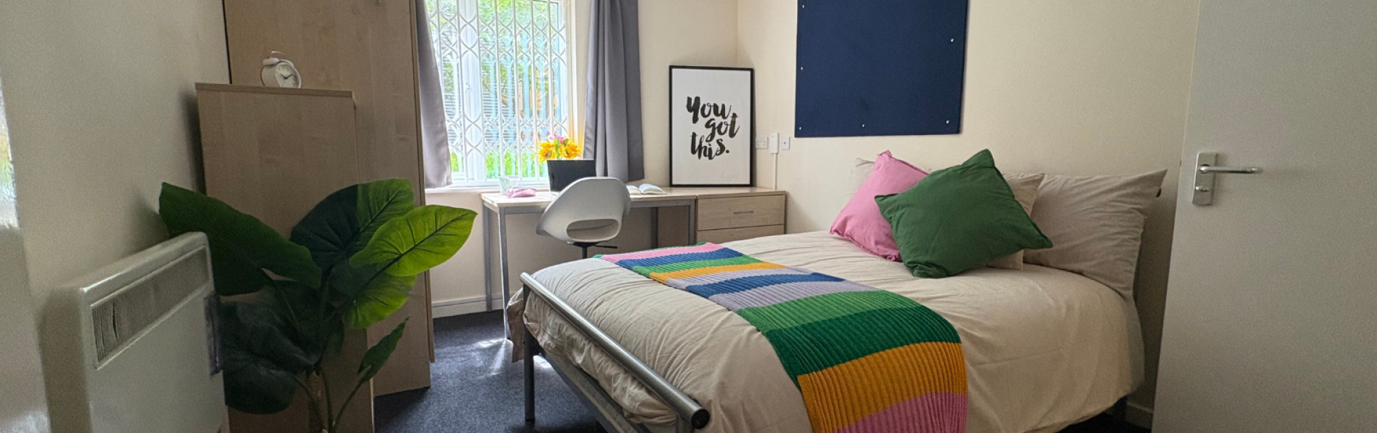 Bedroom with desk, 3/4 bed and wardrobe