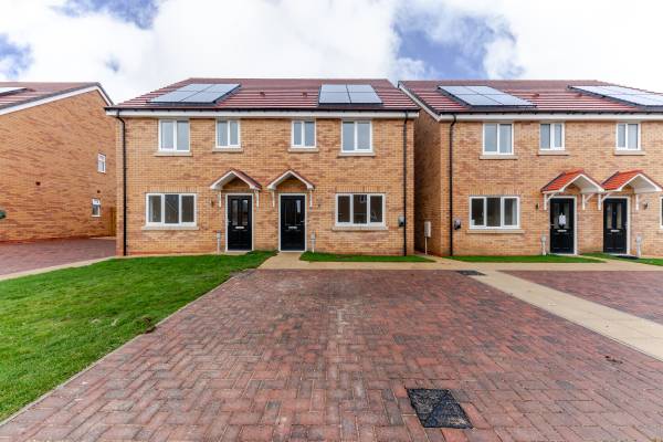 21 King Charles Close