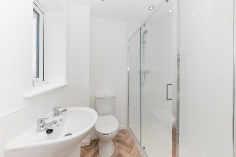 The En Suite in the Master Bedroom